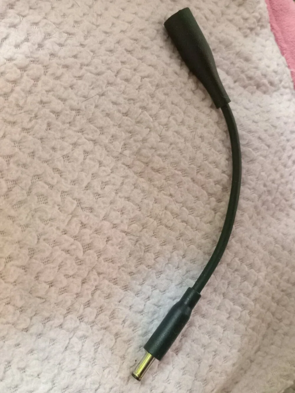 VARIOUS PRE-OWNED CABLES INCL. LAN, ETHERNET & USB CABLES FOR DATA TRANSFER